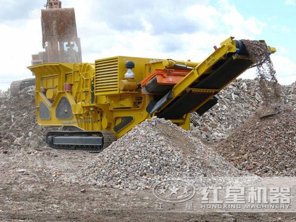 建筑垃圾移動式破碎機現場圖