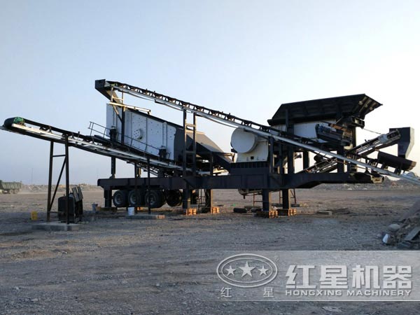 移動式顎式破碎機生產(chǎn)現(xiàn)場 移動式顎式破碎機生產(chǎn)現(xiàn)場