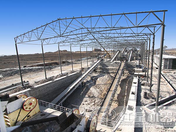 時(shí)產(chǎn)1000噸的石料生產(chǎn)線現(xiàn)場(chǎng)