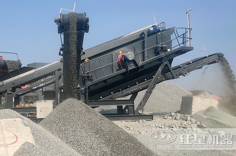 破碎制砂生產(chǎn)線(xiàn)現(xiàn)場(chǎng)
