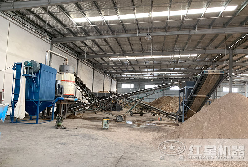 復(fù)合式破碎機(jī)現(xiàn)場(chǎng)