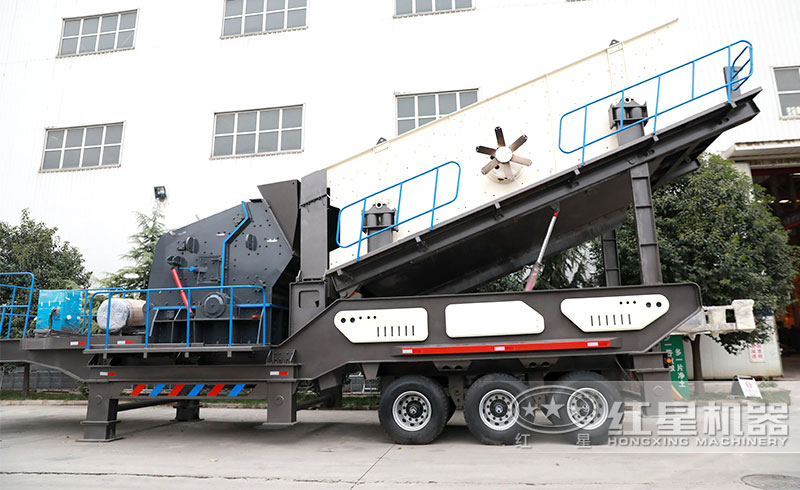 移動煤炭破碎機現(xiàn)場實拍圖