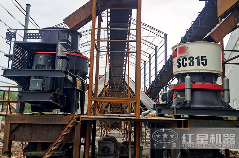 圓錐破碎機(jī)與沖擊式破碎機(jī)合作加工現(xiàn)場