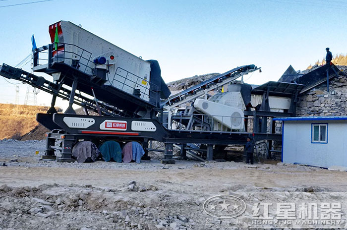 移動式爐渣破碎生產線現(xiàn)場實拍