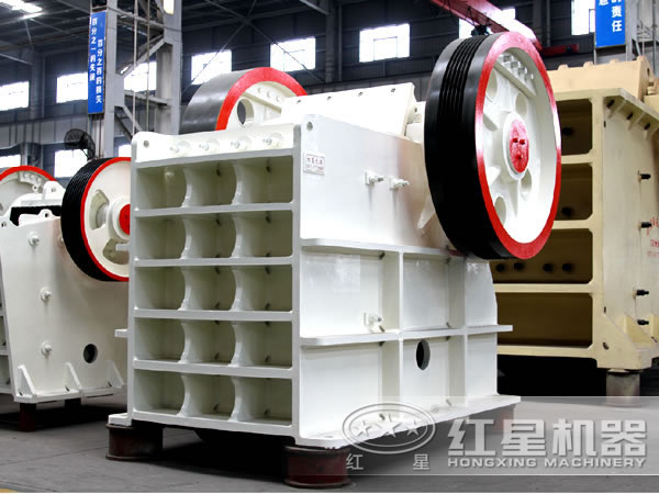 PE600&times;900鄂式破碎機(jī)展示