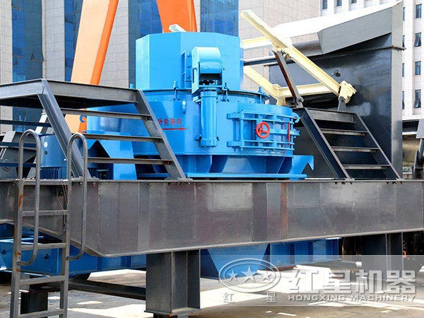 搭配VSI制砂機(jī)移動(dòng)河卵石打沙機(jī)