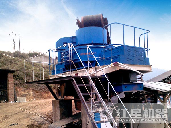 干式制砂機(jī)現(xiàn)場 干式制砂機(jī)現(xiàn)場