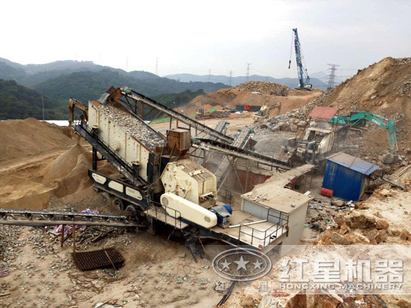 流動錘式破碎機(jī)快速生產(chǎn)現(xiàn)場