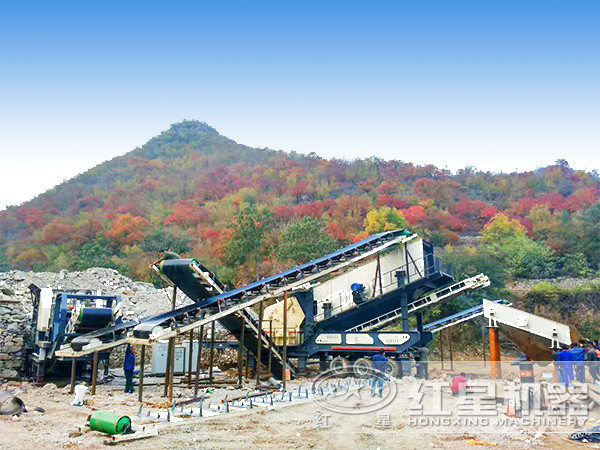時產(chǎn)200噸流動制砂機應(yīng)用現(xiàn)場