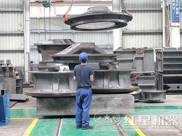 紅星技術人員生產制砂機