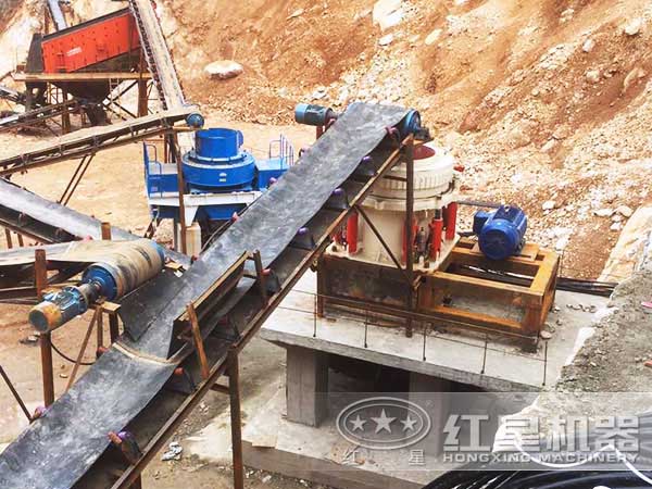 時(shí)產(chǎn)40方山石制砂機(jī)作業(yè)現(xiàn)場