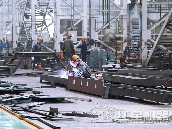 石頭碎沙機器加工現(xiàn)場