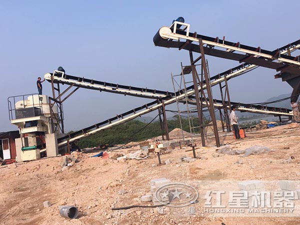 河石制砂機(jī)作業(yè)現(xiàn)場(chǎng)