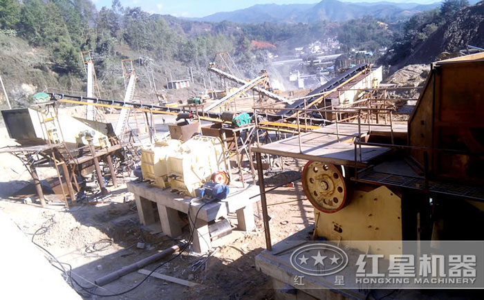 顎式粉碎機(jī)生產(chǎn)現(xiàn)場