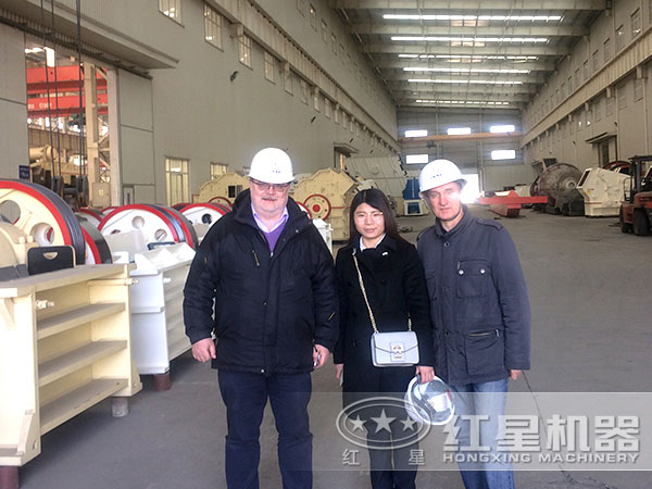 外國(guó)用戶前來(lái)廠區(qū)參觀選購(gòu) 外國(guó)用戶前來(lái)廠區(qū)參觀選購(gòu)