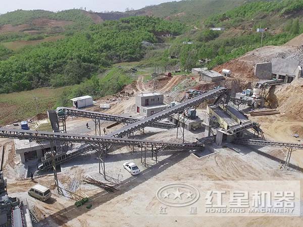 石灰石反擊式破碎機(jī)俯拍圖 石灰石反擊式破碎機(jī)俯拍圖