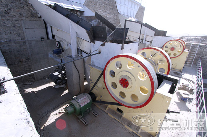 河北用戶石灰石破碎機作業(yè)現(xiàn)場