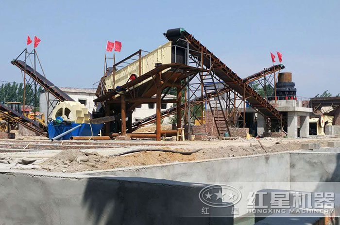 簡單制砂花崗巖工藝生產(chǎn)現(xiàn)場(chǎng)