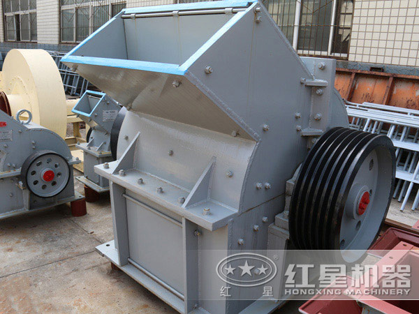 PC-400&times;300錘式破碎機(jī)設(shè)備展示