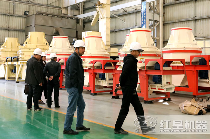 用戶來(lái)廠參觀試機(jī)