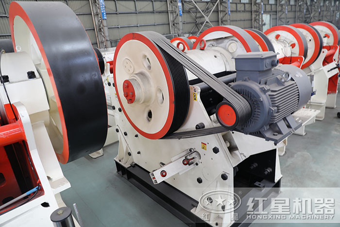 柴油機石頭破碎機