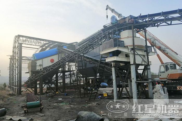河南紅星曲陽(yáng)鵝卵石制砂生產(chǎn)線現(xiàn)場(chǎng)