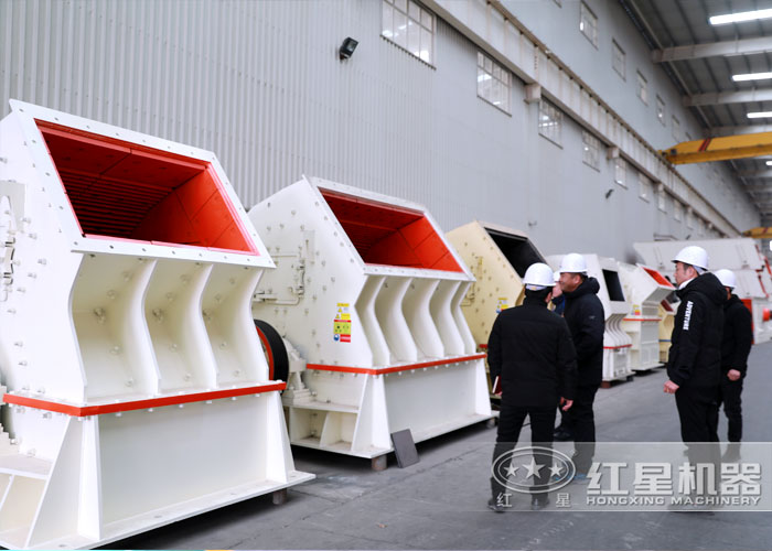 用戶參觀到廠錘式破碎機