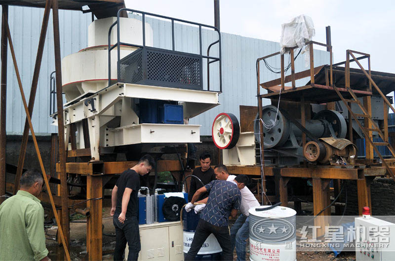 徐州客戶(hù)的制砂安裝現(xiàn)場(chǎng) 徐州客戶(hù)的制砂安裝現(xiàn)場(chǎng)