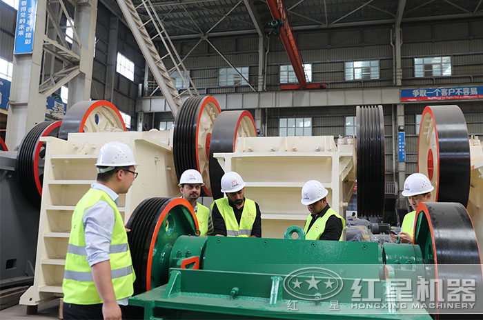 印度用戶來(lái)紅星廠區(qū)參觀試機(jī)