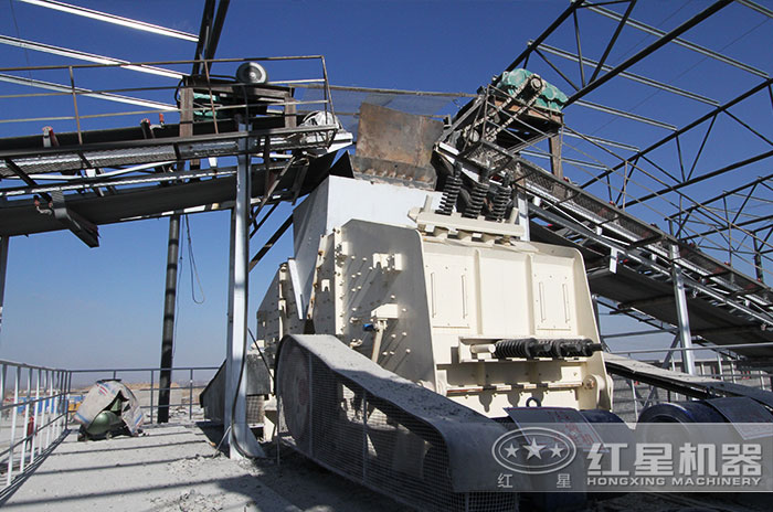 反擊式破碎機生產(chǎn)加工現(xiàn)場 反擊式破碎機生產(chǎn)加工現(xiàn)場