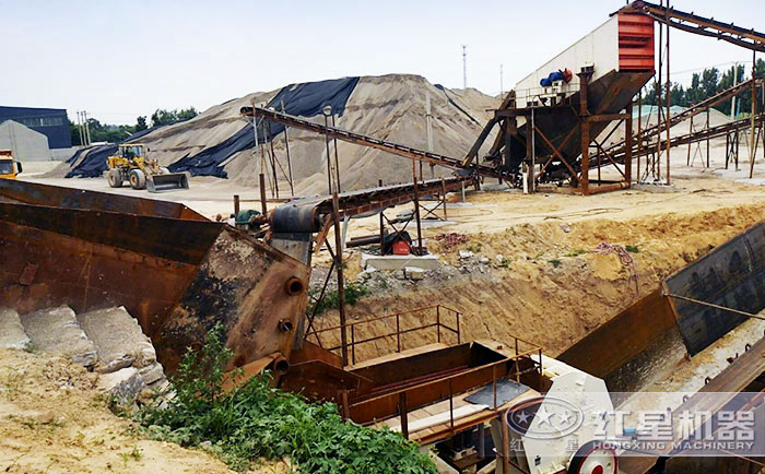 錘式破碎機(jī)加工現(xiàn)場(chǎng)展示