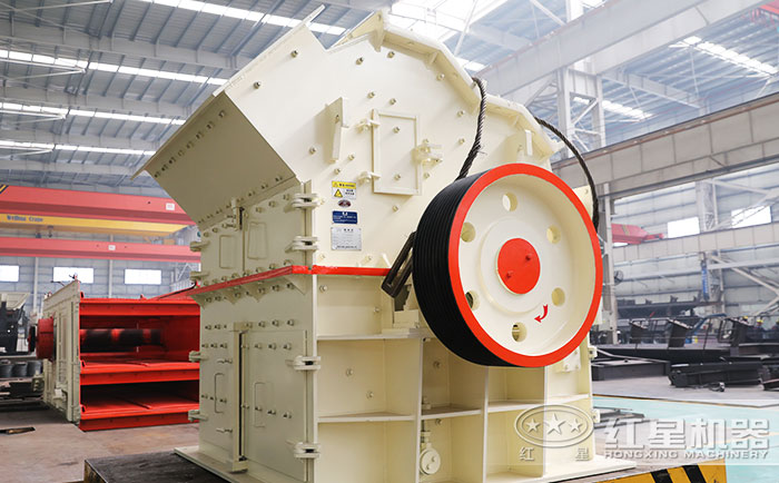 800x600細(xì)碎制沙機(jī)生產(chǎn)車間