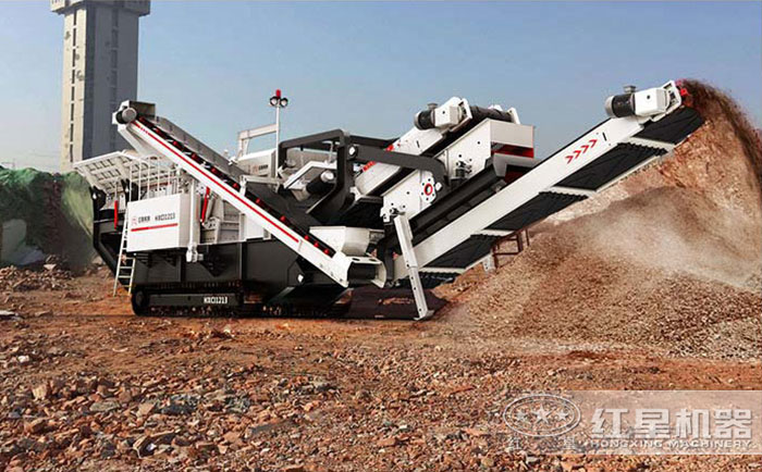 移動(dòng)破碎機(jī)破碎加工建筑廢料現(xiàn)場