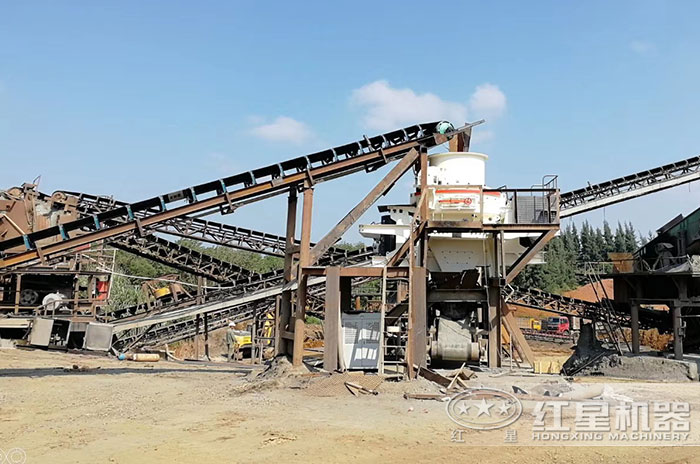 頁巖制砂機(jī)生產(chǎn)現(xiàn)場(chǎng)