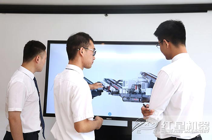 紅星專業(yè)人員為客戶制定移動(dòng)設(shè)備配置方案 紅星專業(yè)人員為客戶制定移動(dòng)設(shè)備配置方案