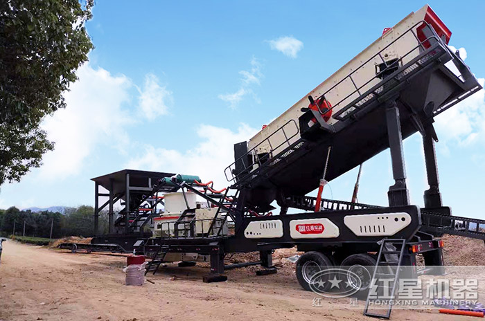 移動(dòng)制沙一體機(jī)設(shè)備作業(yè)現(xiàn)場