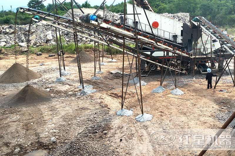 正在工作中的移動式制砂設備