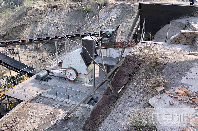 重錘式破碎機安裝現(xiàn)場