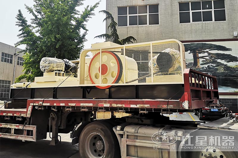 對輥制砂機發(fā)貨