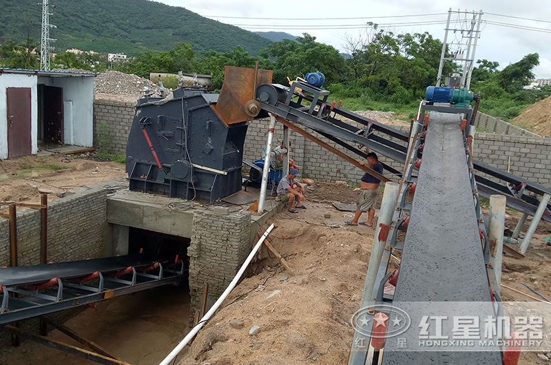 反擊式破碎機(jī)生產(chǎn)現(xiàn)場