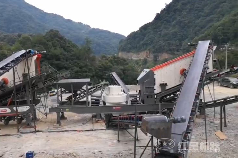 二合一移動(dòng)式制砂現(xiàn)場(chǎng)