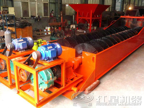 單螺旋洗砂機設(shè)備實拍