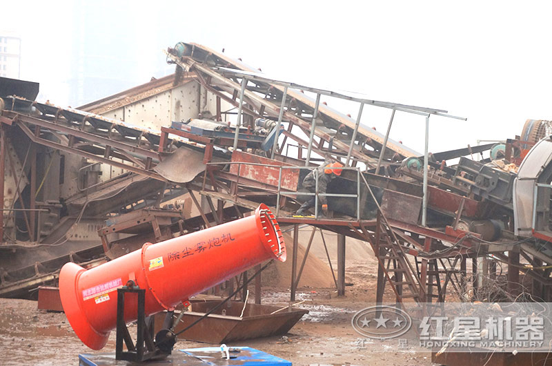 移動式制砂洗砂機(jī)生產(chǎn)現(xiàn)場