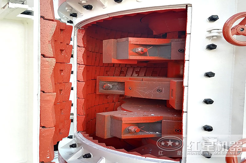 立式破碎機(jī)生產(chǎn)石料產(chǎn)能高，破碎性能強(qiáng)