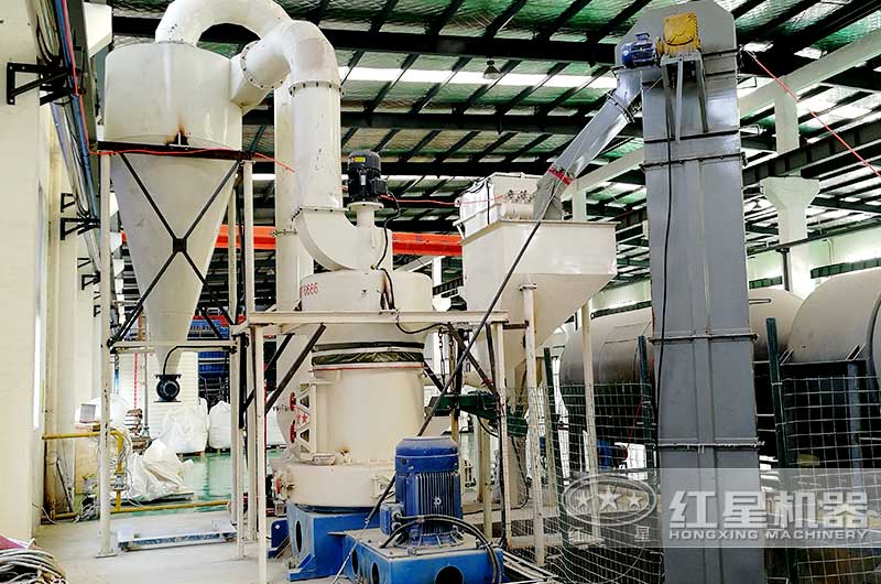 全套石英砂磨粉設備現(xiàn)場展示