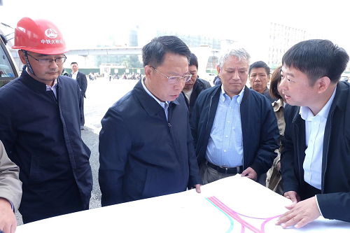 南昌市委副書記、市長(zhǎng)劉建洋視察洪都大道快速化改造工程