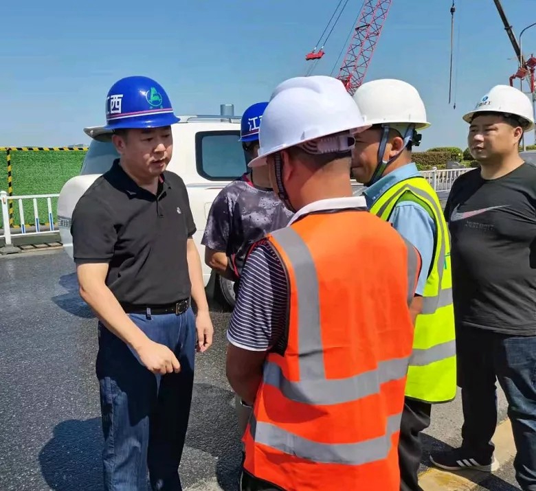 羅輝到沿江中北大道快速路改造工程、真君路隧道工程項目檢查工作