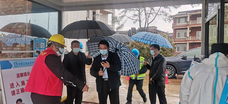 集團(tuán)公司黨委委員、副總經(jīng)理羅輝赴西二環(huán)高速項(xiàng)目檢查疫情防控及項(xiàng)目推進(jìn)工作